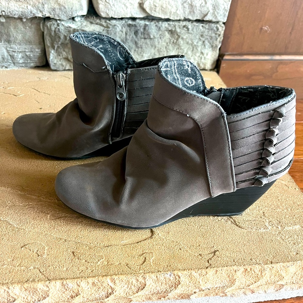 Size 7 Blowfish Booties